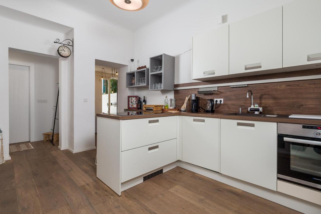 Apartman Rhea Opatija Exterior foto